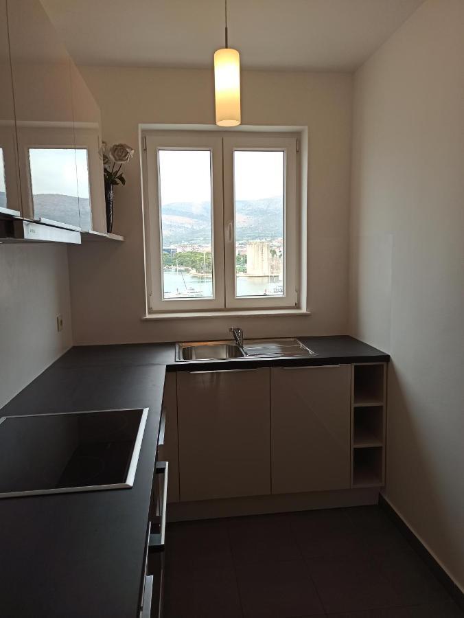 Apartments Maria Trogir Exteriör bild