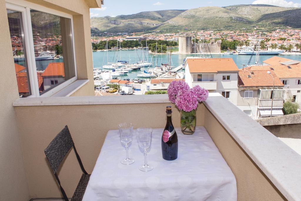 Apartments Maria Trogir Exteriör bild