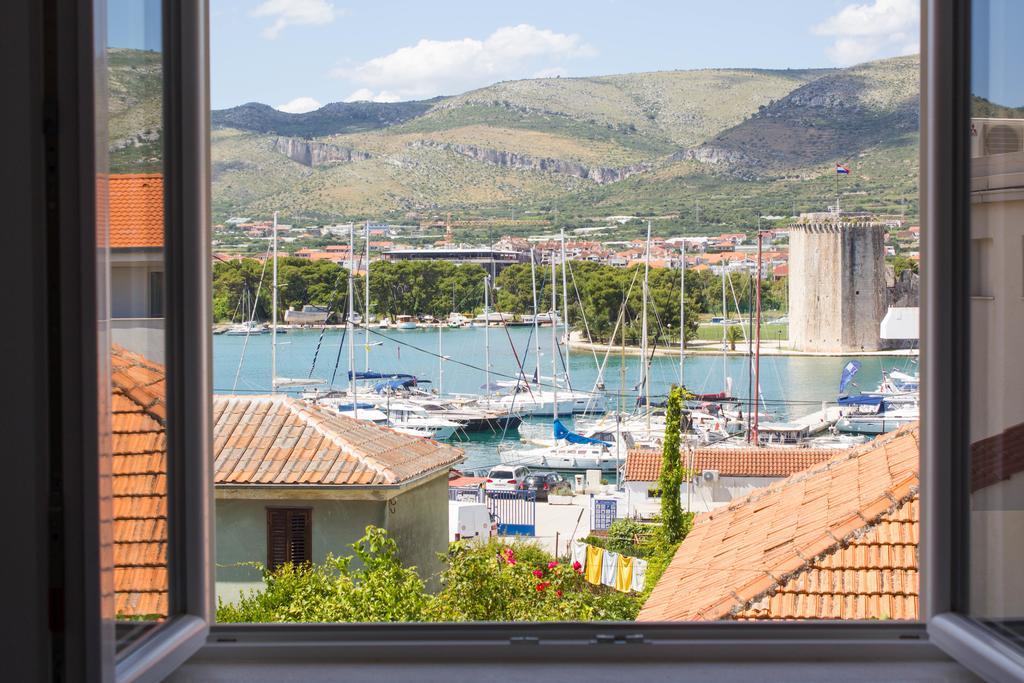 Apartments Maria Trogir Exteriör bild