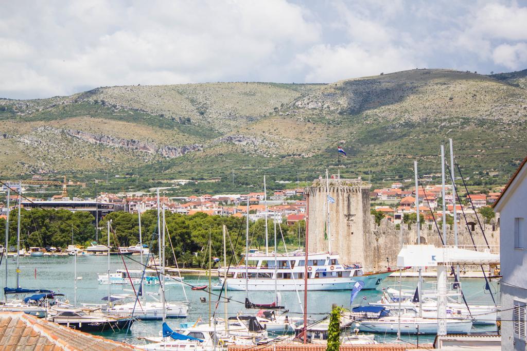 Apartments Maria Trogir Exteriör bild