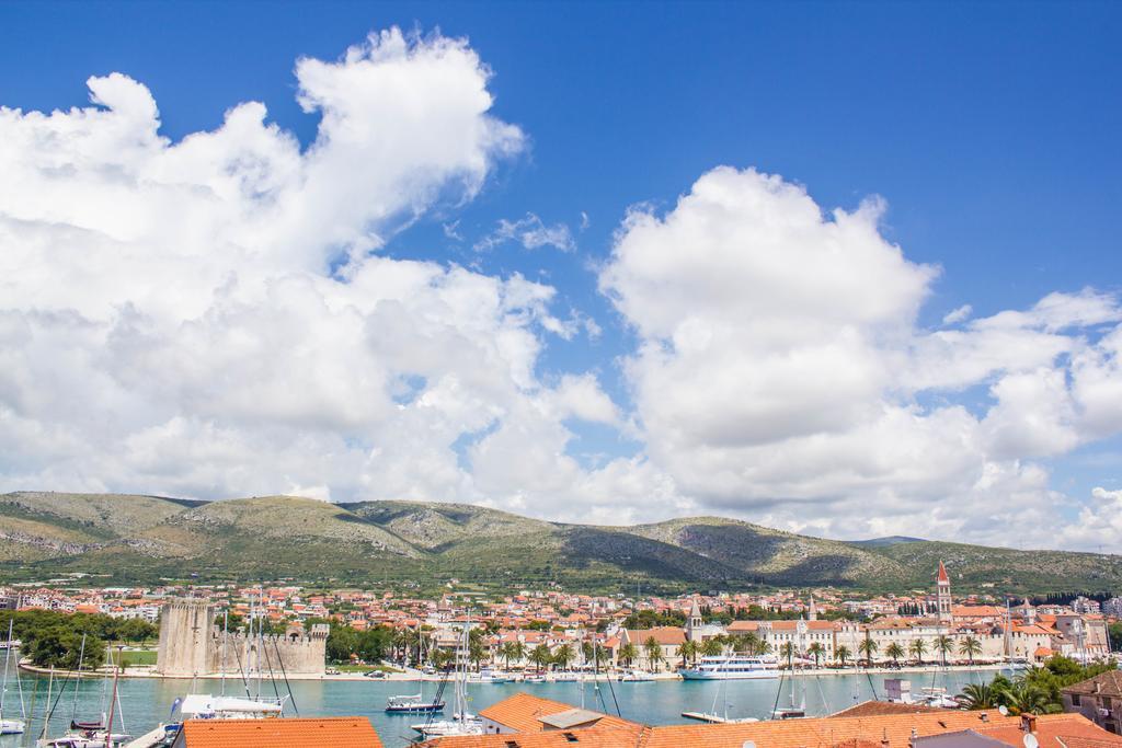 Apartments Maria Trogir Exteriör bild
