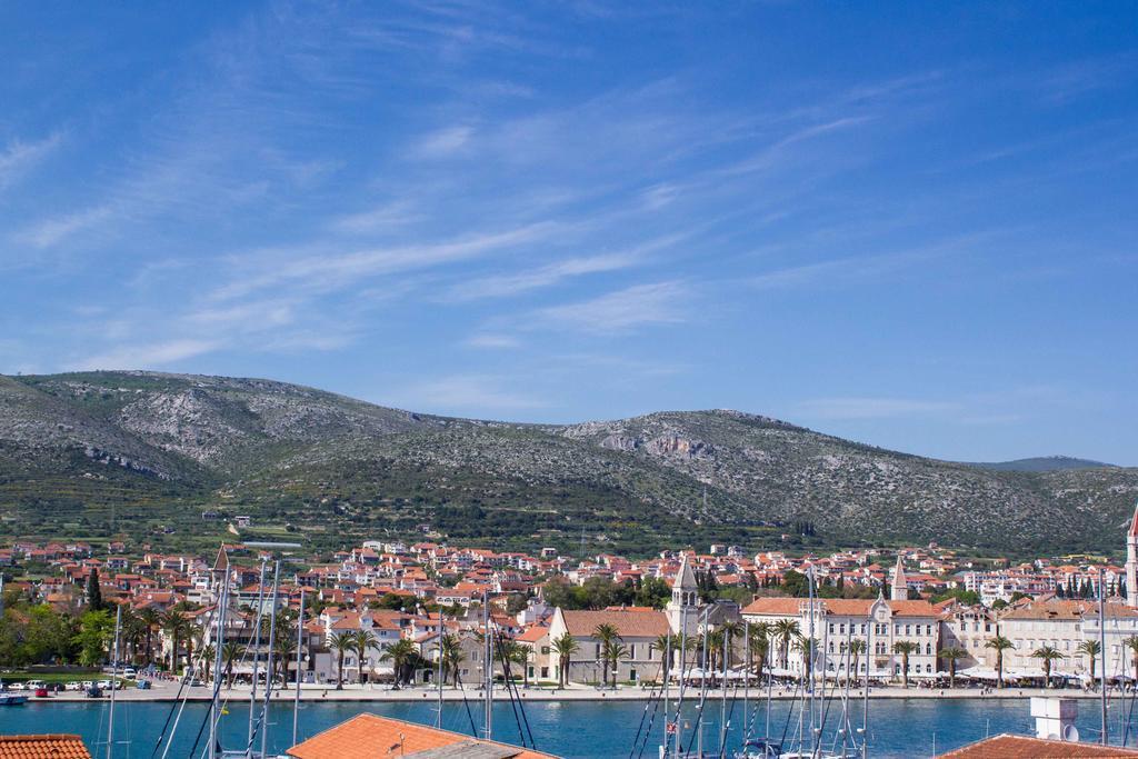 Apartments Maria Trogir Exteriör bild