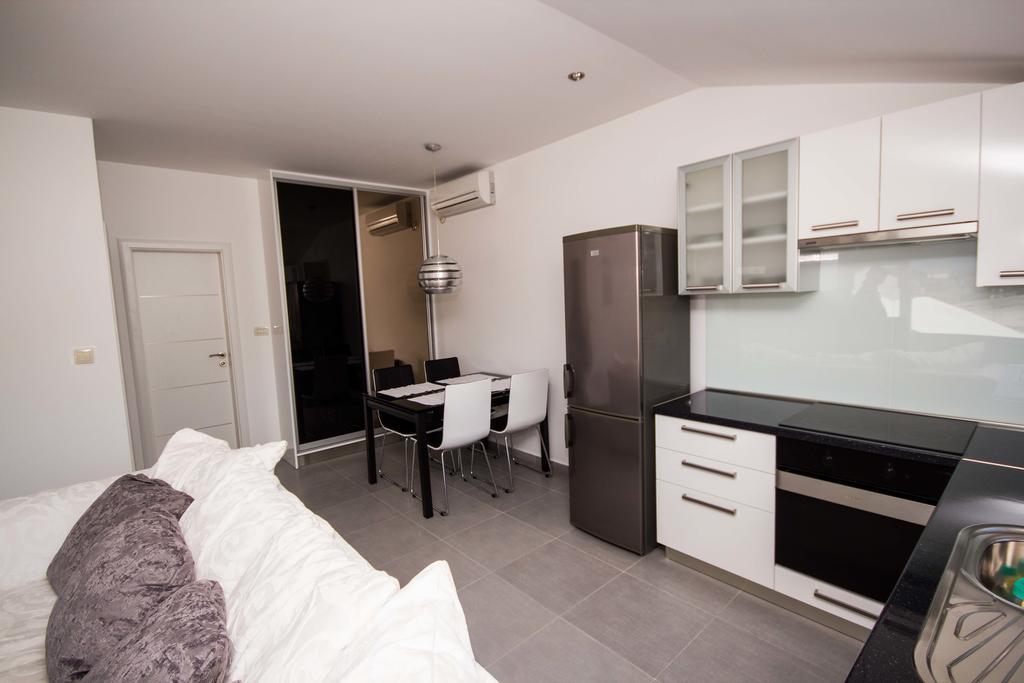 Apartments Maria Trogir Exteriör bild