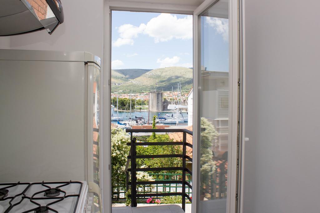 Apartments Maria Trogir Exteriör bild