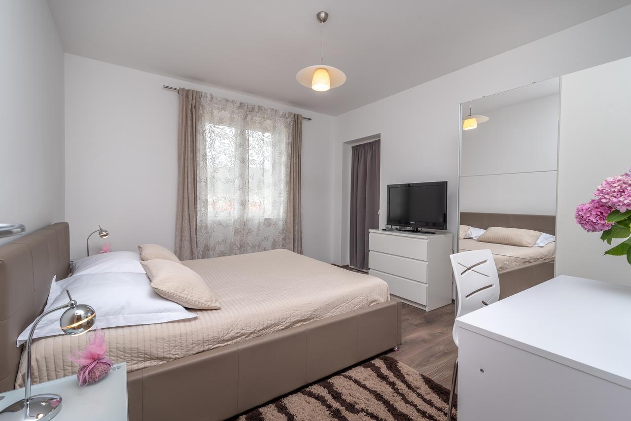 Apartments Maria Trogir Exteriör bild