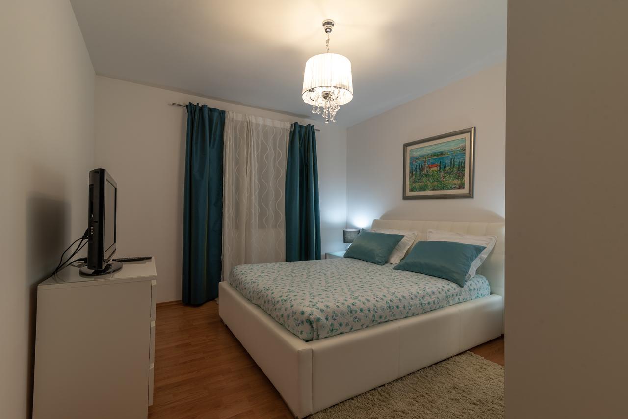 Apartments Maria Trogir Exteriör bild