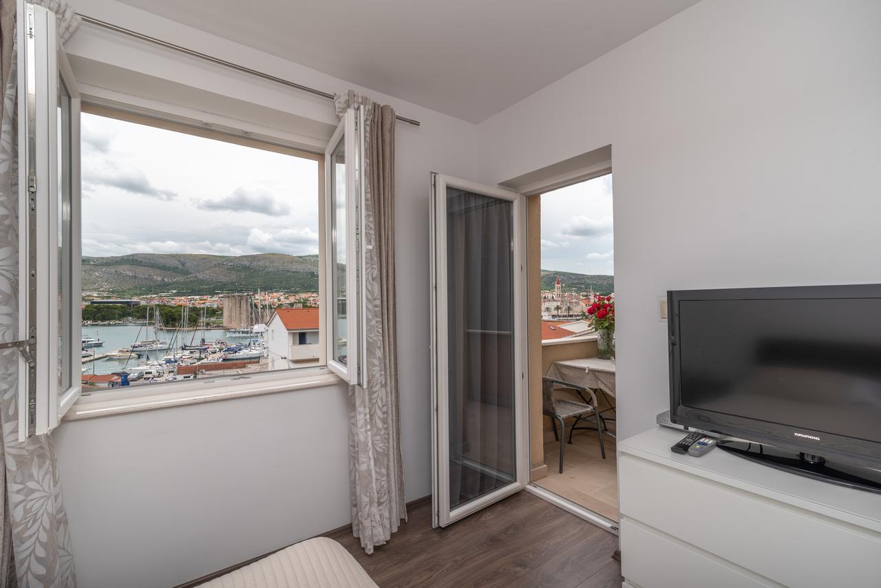 Apartments Maria Trogir Exteriör bild